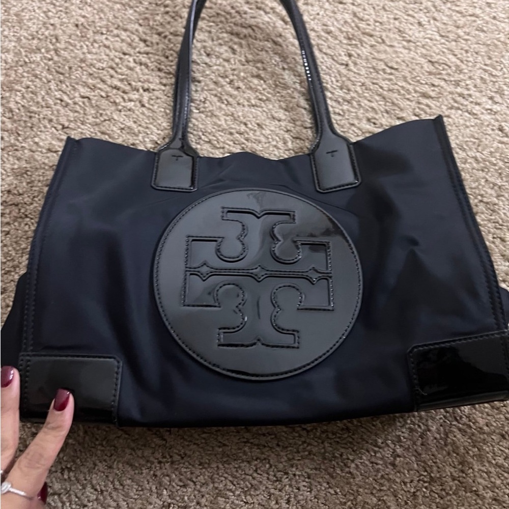 Tory Burch Black Signature Tote Sleek Design